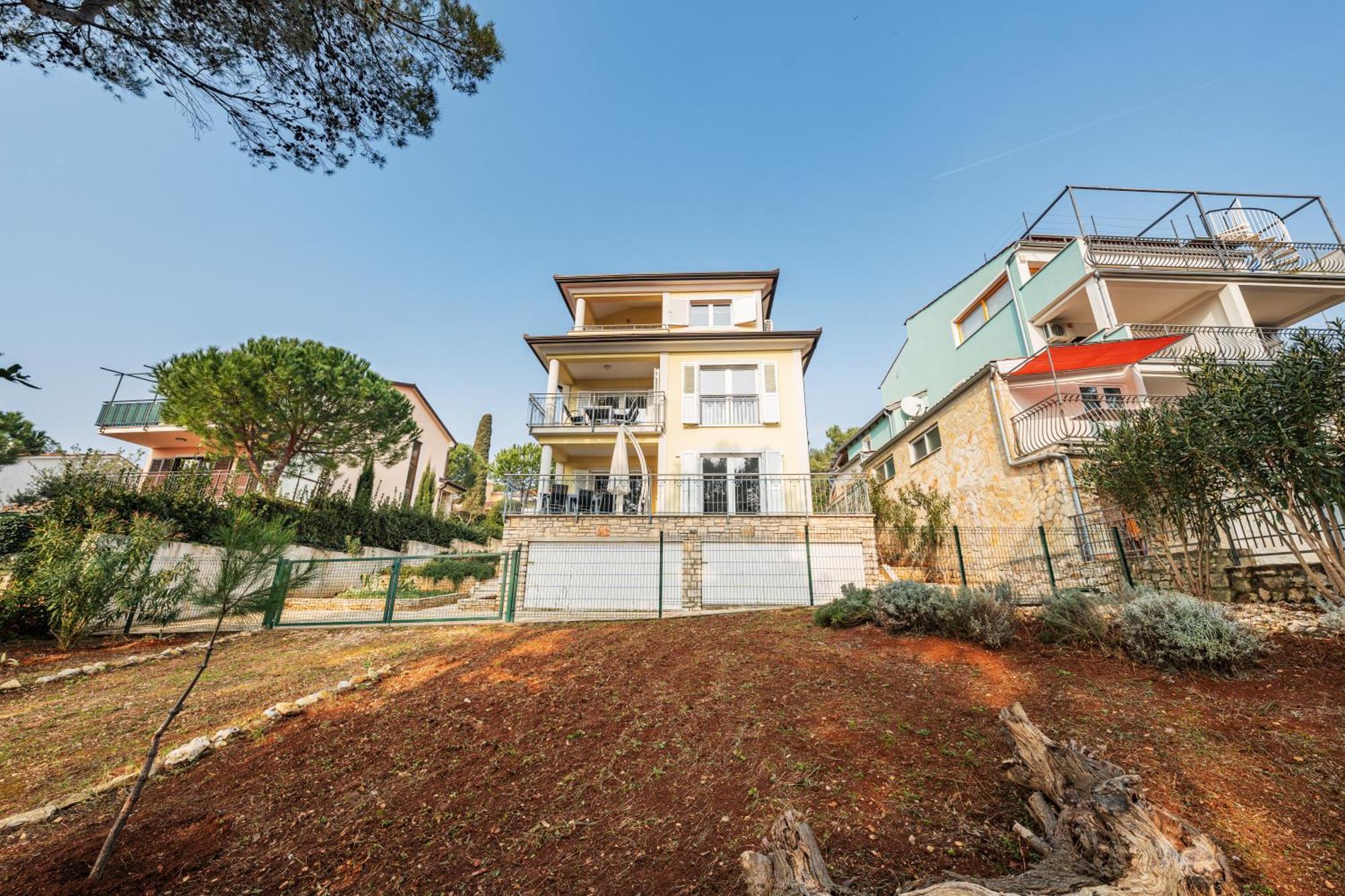 Villa K&K โรวีน ภายนอก รูปภาพ