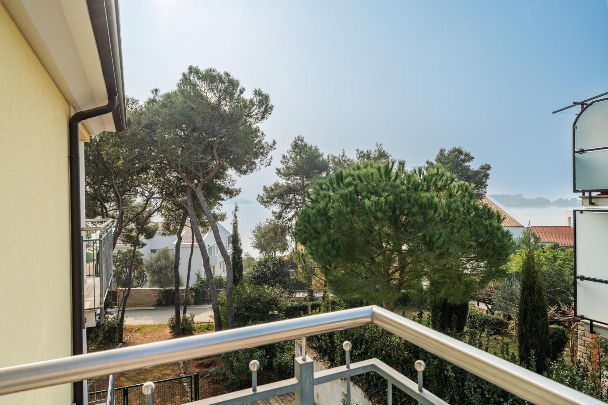 Villa K&K โรวีน ภายนอก รูปภาพ